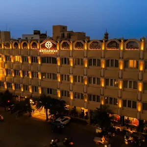 New Broadway Hotel